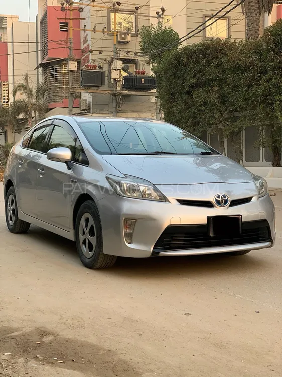 Toyota Prius 2013 for Sale in Karachi Image-1