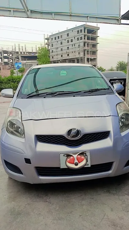 Toyota Vitz 2010 for Sale in Peshawar Image-1