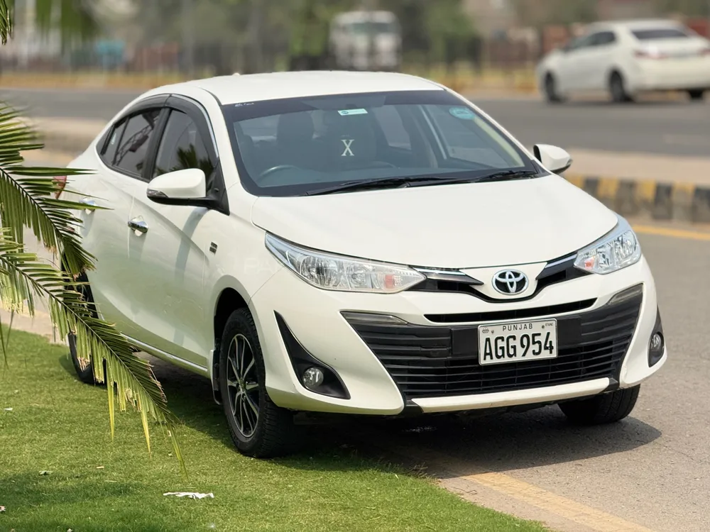 Toyota Yaris Sedan 2021 for Sale in Lahore Image-1