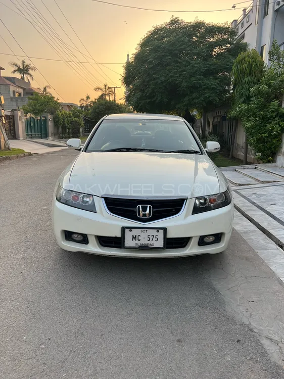 Honda Accord 2004 for Sale in Lahore Image-1