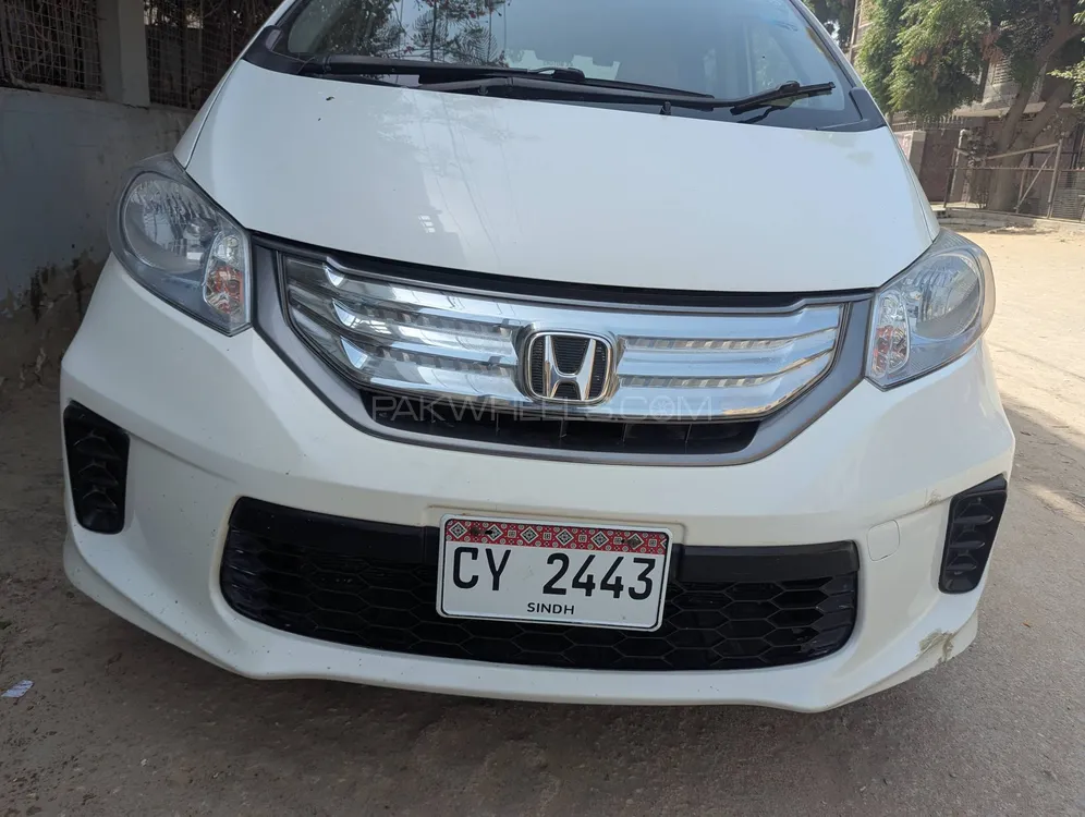 Honda Freed 2013 for Sale in Karachi Image-1