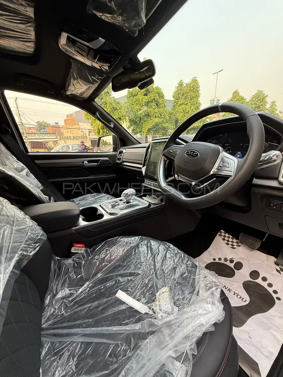 JAC T9 2025 for Sale in Lahore JAC T9 2025 for Sale in Lahore Image-12