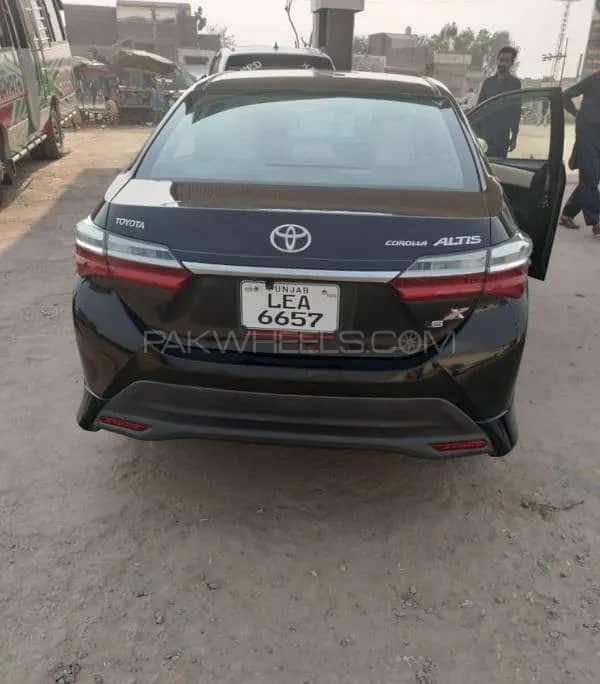 Toyota Corolla 2018 for Sale in Lahore Image-1