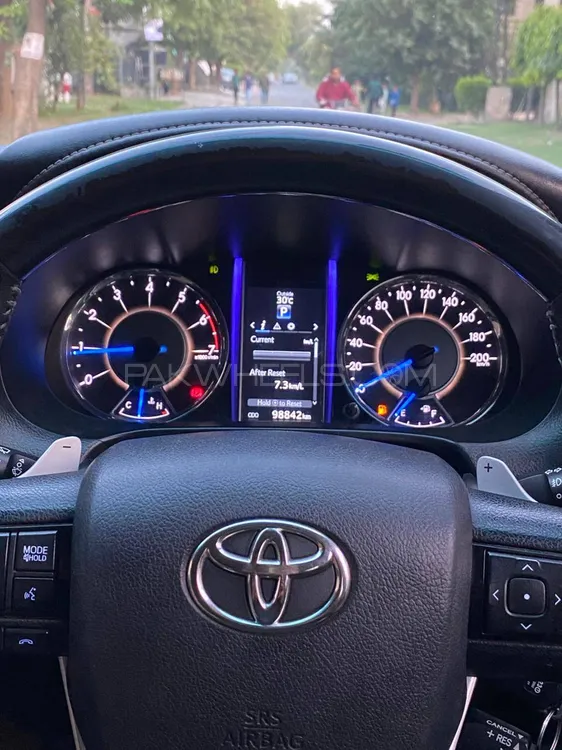 Toyota Fortuner 2017 for Sale in Lahore Image-1