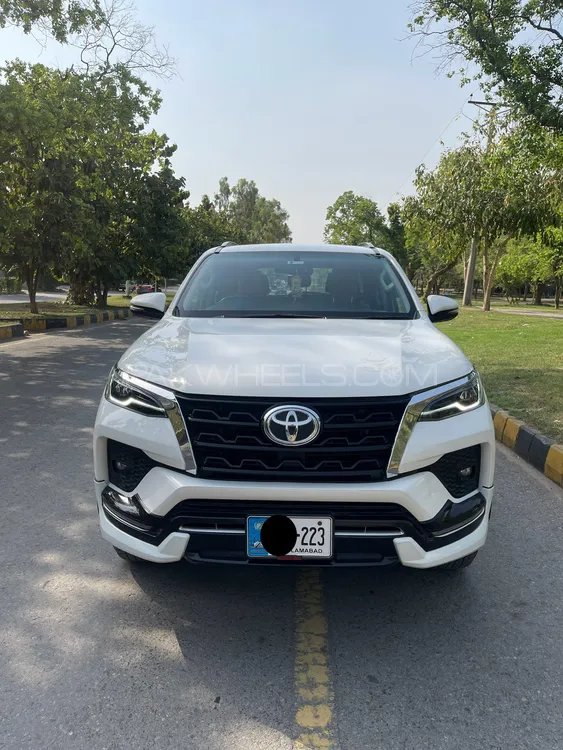 Toyota Fortuner 2021 for Sale in Islamabad Image-1