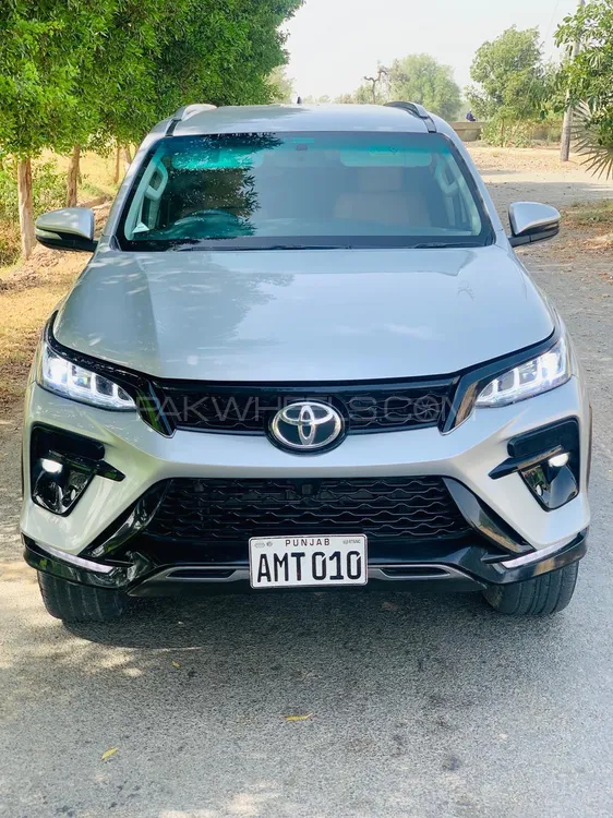 Toyota Fortuner 2020 for Sale in Mian Channu Image-1
