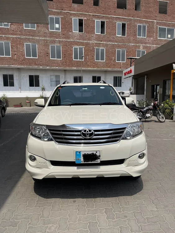 Toyota Fortuner 2014 for Sale in Sialkot Image-1
