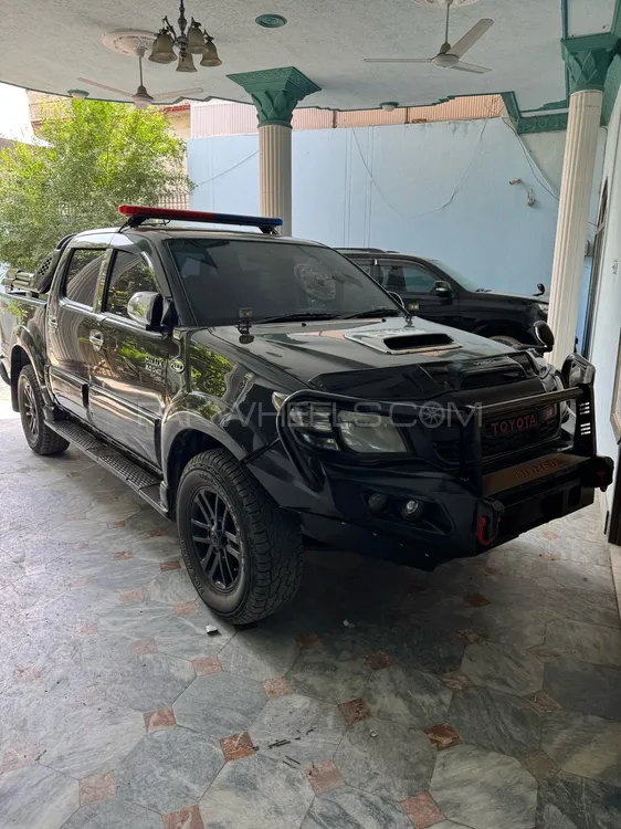 Toyota Hilux 2014 for Sale in Gujrat Image-1