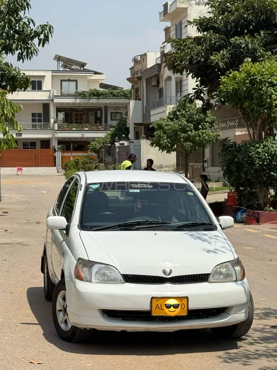 Toyota Platz 2001 for Sale in Islamabad Image-1
