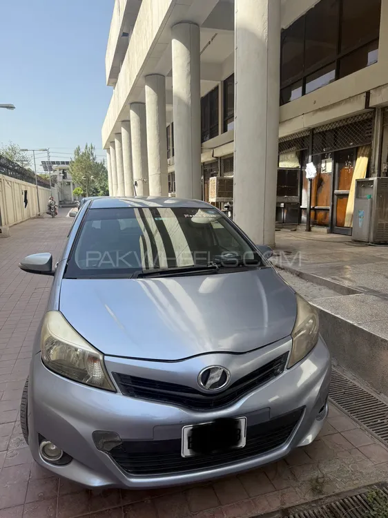 Toyota Vitz 2012 for Sale in Peshawar Image-1