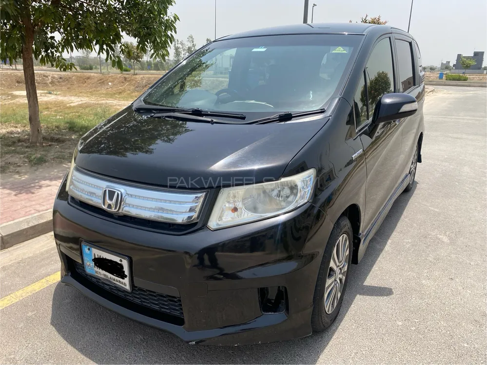 Honda Freed 2013 for Sale in Lahore Image-1