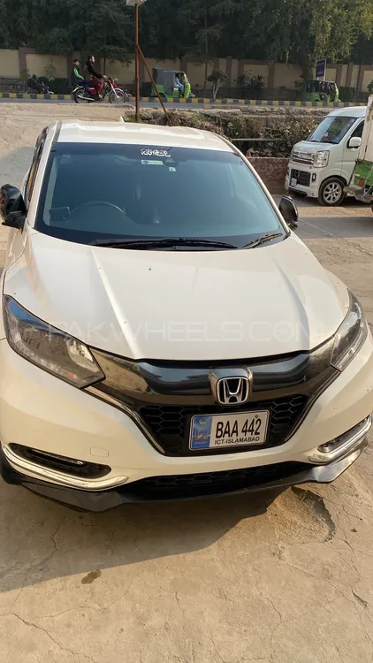 Honda Vezel 2017 for Sale in Rawalpindi Image-1