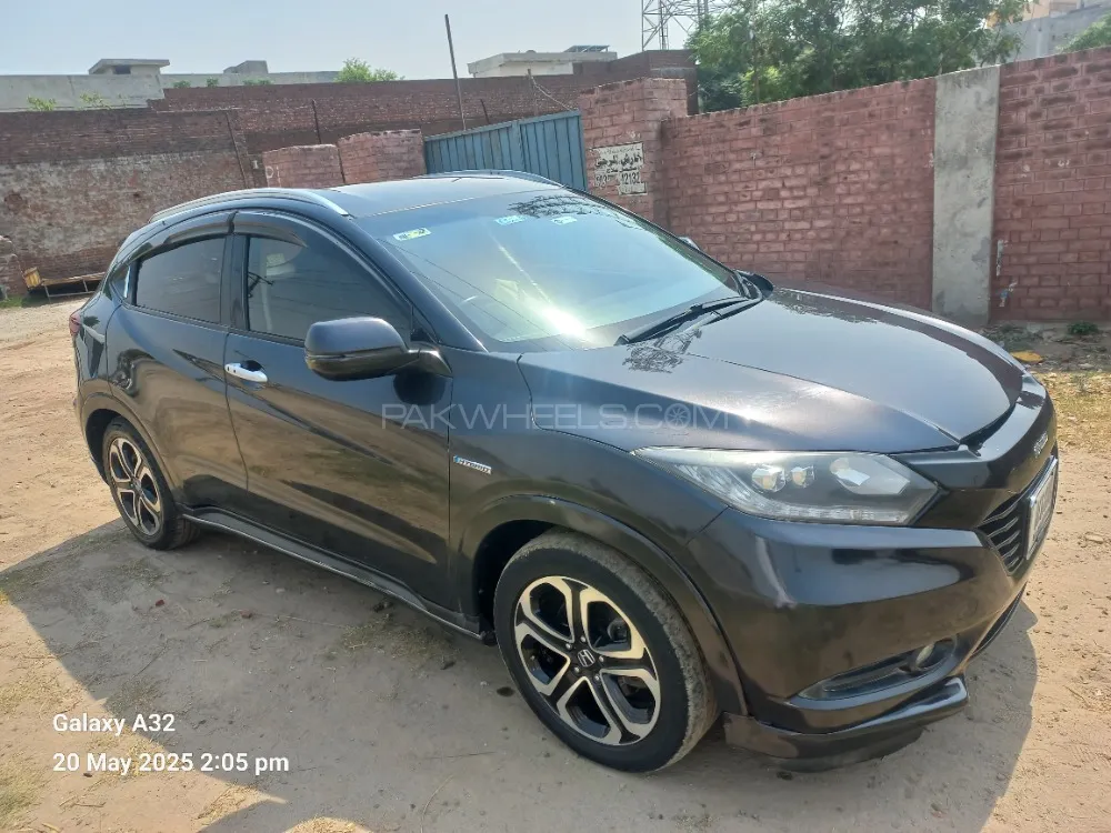 Honda Vezel 2015 for Sale in Gujranwala Image-1