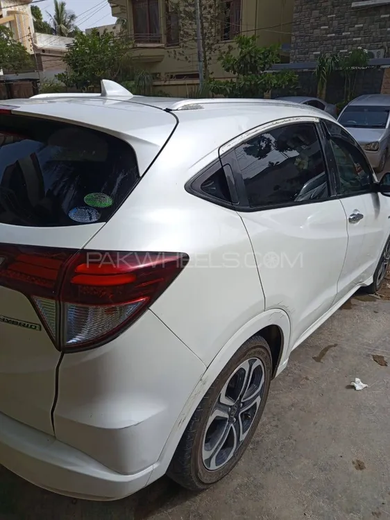 Honda Vezel 2015 for Sale in Karachi Image-1