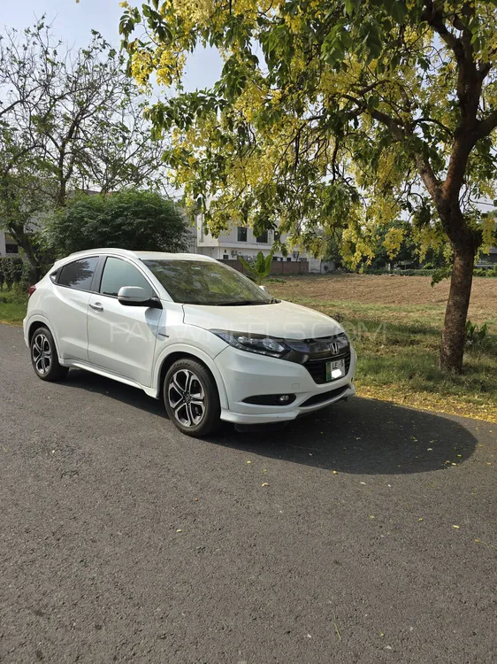 Honda Vezel 2015 for Sale in Lahore Image-1