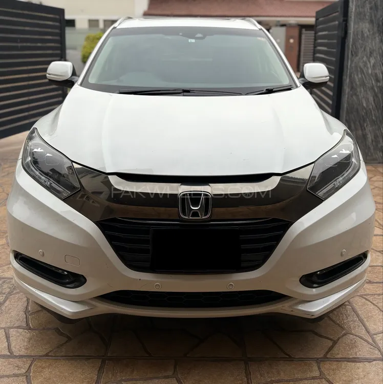 Honda Vezel 2017 for Sale in Multan Image-1