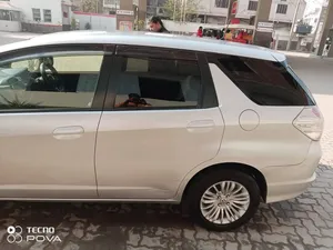 Honda Fit Shuttle Hybrid 2015 for Sale