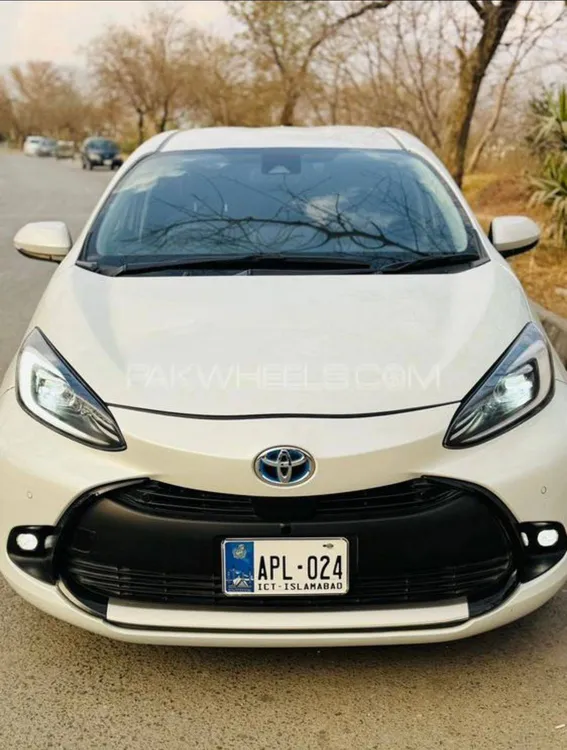 Toyota Aqua 2021 for Sale in Islamabad Image-1