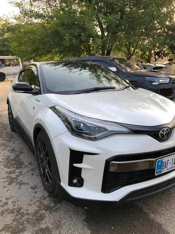 Toyota C-HR 2019 for Sale in Islamabad Image-1
