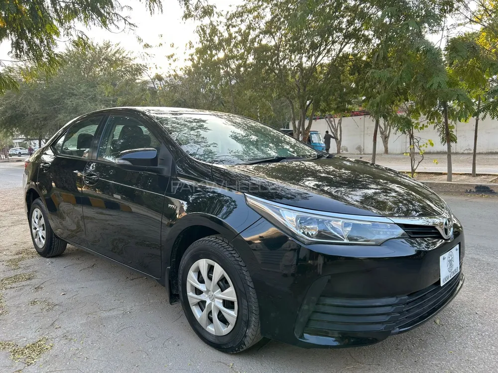 Toyota Corolla 2018 for Sale in Karachi Image-1