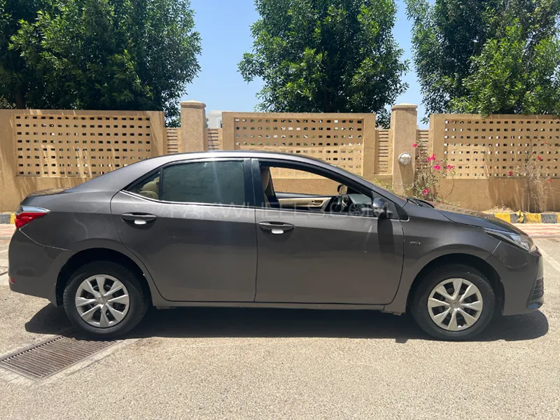 Toyota Corolla 2019 for Sale in Karachi Image-1