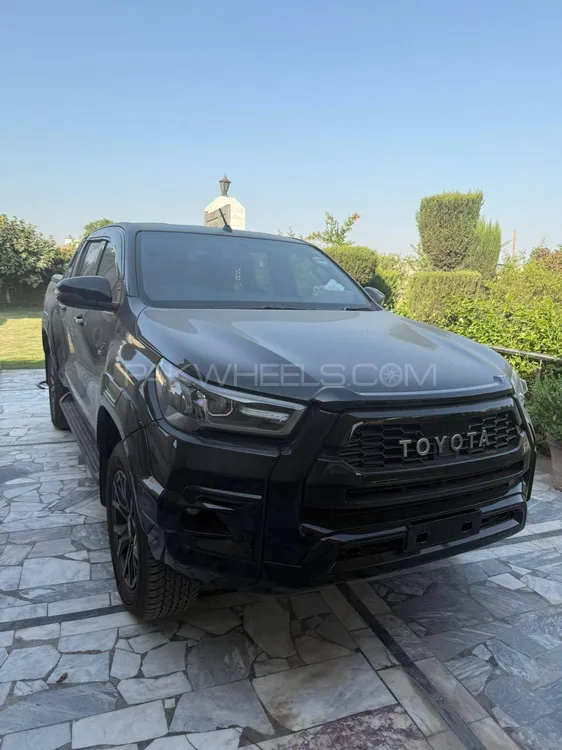 Toyota Hilux 2025 for Sale in Peshawar Image-1