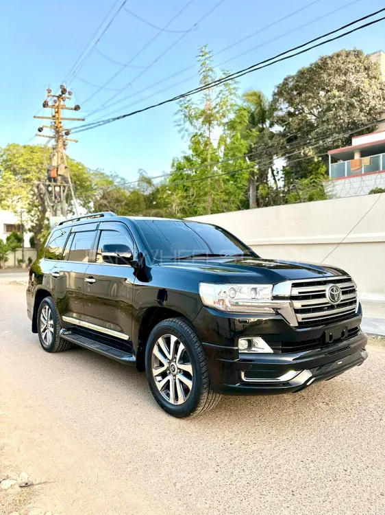 Toyota Land Cruiser 2017 for Sale in Karachi Image-1