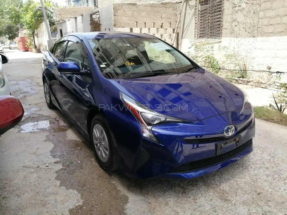 Toyota Prius 2018 for Sale in Karachi Image-1