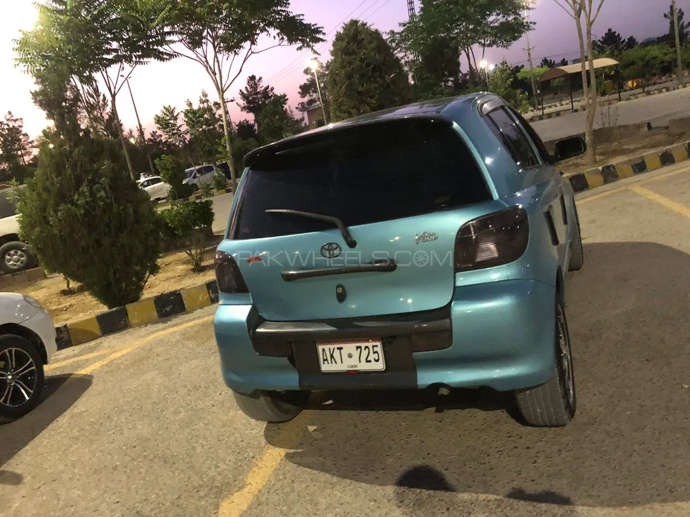 Toyota Vitz 2001 for Sale in Quetta Image-1