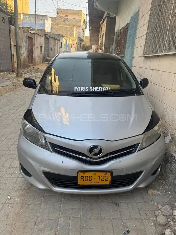Toyota Vitz 2011 for Sale in Karachi Image-1