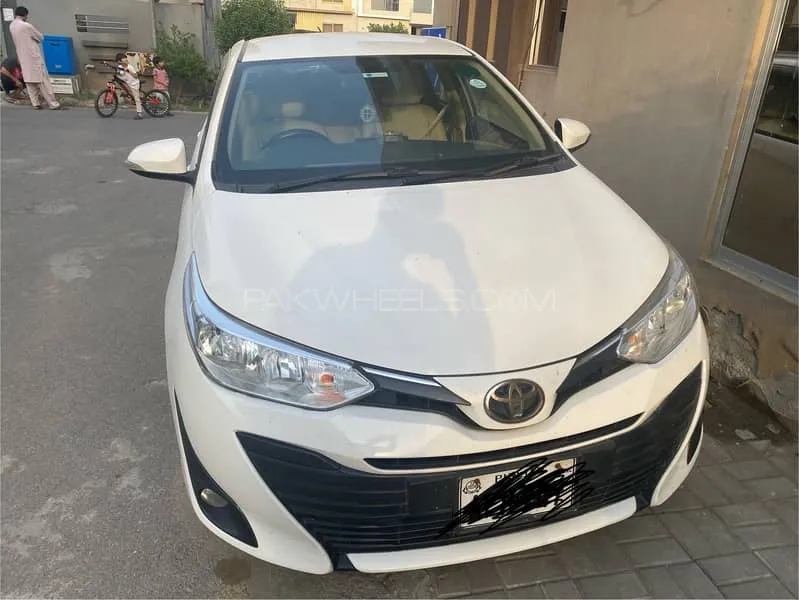 Toyota Yaris Sedan 2020 for Sale in Lahore Image-1