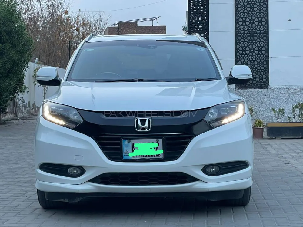 Honda Vezel 2016 for Sale in Multan Image-1