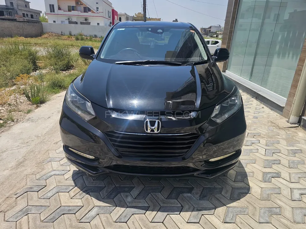 Honda Vezel 2016 for Sale in Chakwal Image-1