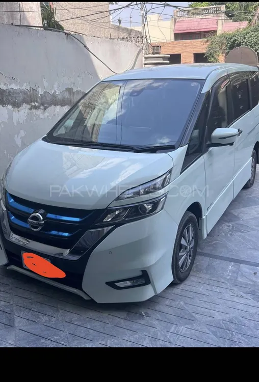 Nissan Serena 2018 for Sale in Sheikhupura Image-1