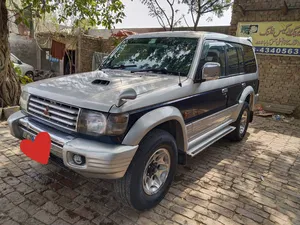 Mitsubishi Pajero Exceed Automatic 2.8D 1998 for Sale
