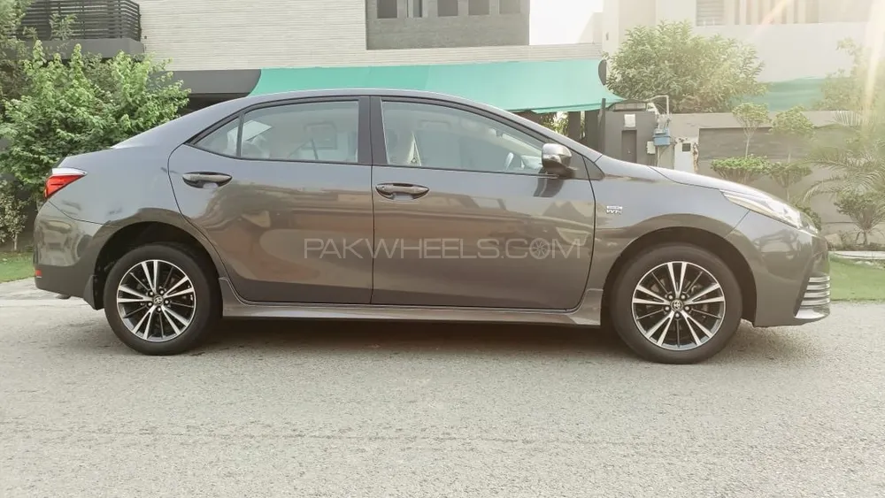 Toyota Corolla 2018 for Sale in Lahore Image-1