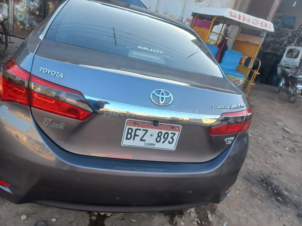 Toyota Corolla 2016 for Sale in Islamabad Image-1