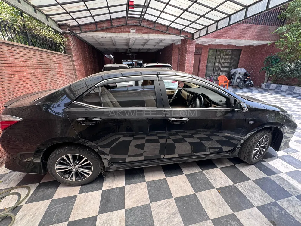 Toyota Corolla 2021 for Sale in Lahore Image-1