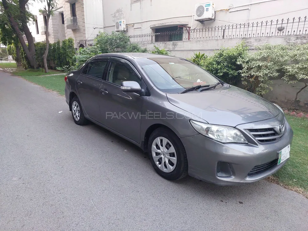 Toyota Corolla 2013 for Sale in Lahore Image-1
