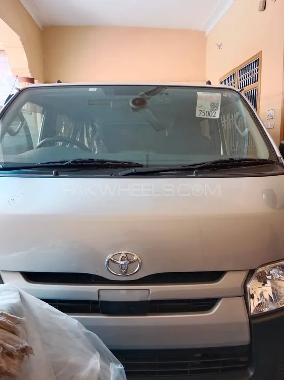 Toyota Hiace 2019 for Sale in Malakand Agency Image-1