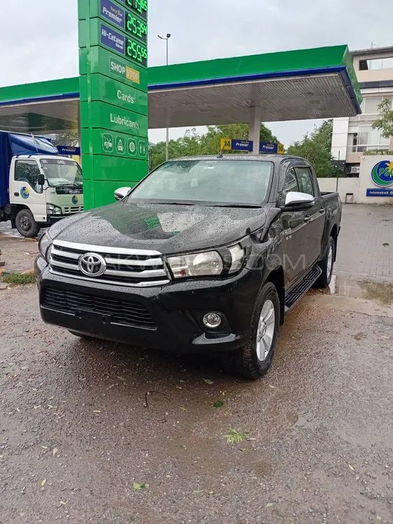 Toyota Hilux 2019 for Sale in Islamabad Image-1