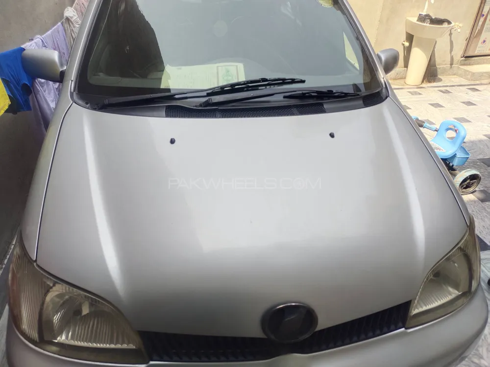 Toyota Platz 2001 for Sale in Faisalabad Image-1