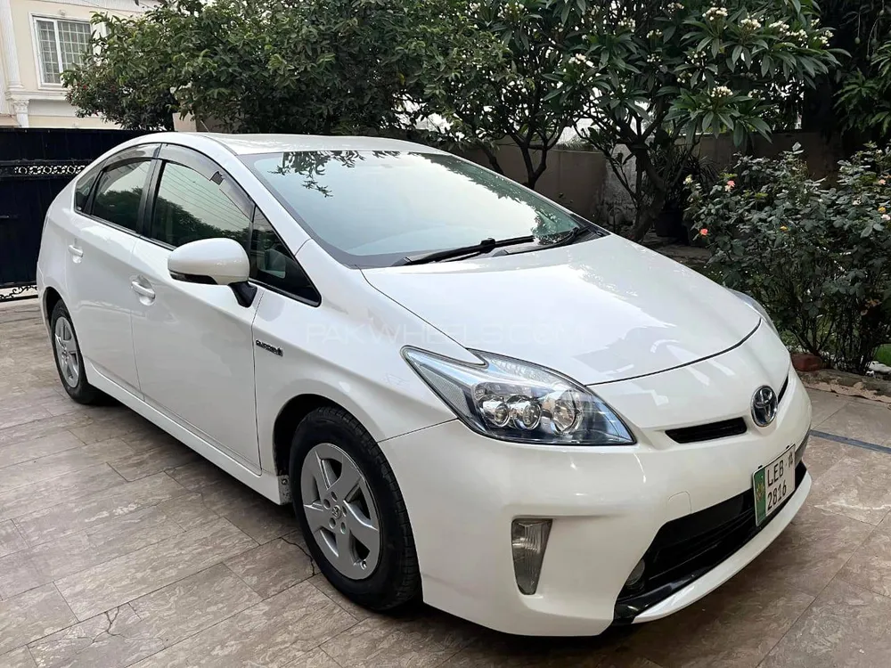 Toyota Prius 2014 for Sale in Lahore Image-1