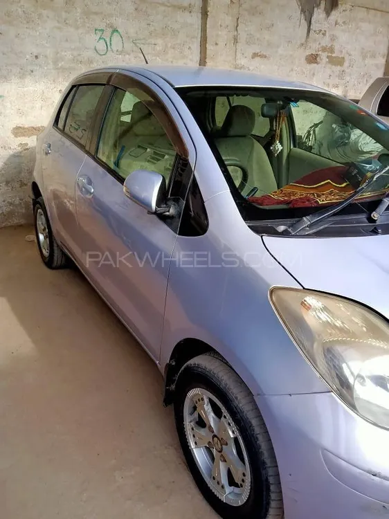 Toyota Vitz 2009 for Sale in Karachi Image-1