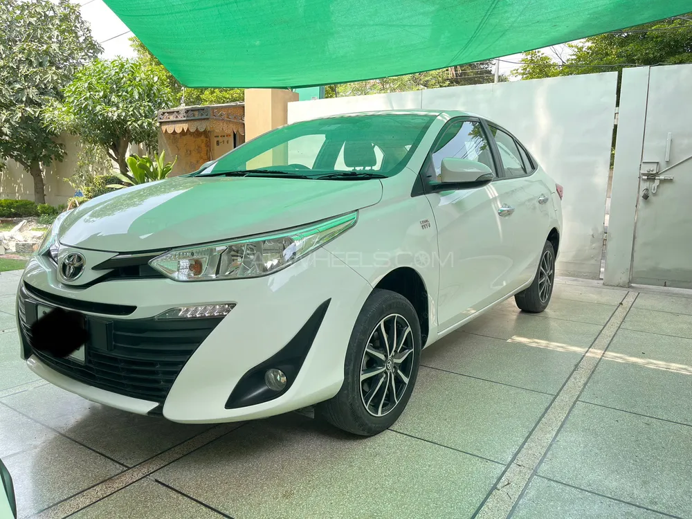 Toyota Yaris Sedan 2021 for Sale in Lahore Image-1