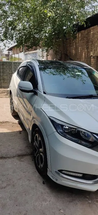 Honda Vezel 2015 for Sale in Gujrat Image-1