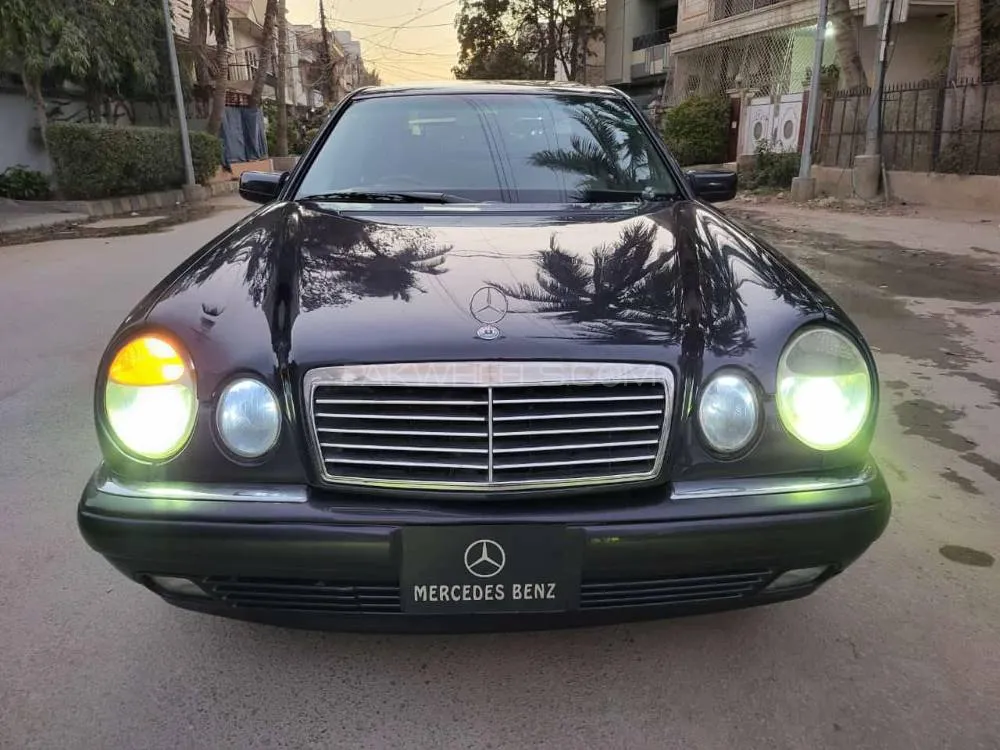 Mercedes Benz E Class 1998 for Sale in Karachi Image-1