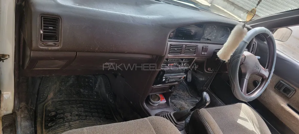 Toyota Corolla 1988 for Sale in D.G.Khan Image-1