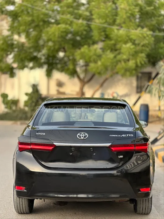 Toyota Corolla 2018 for Sale in Karachi Image-1