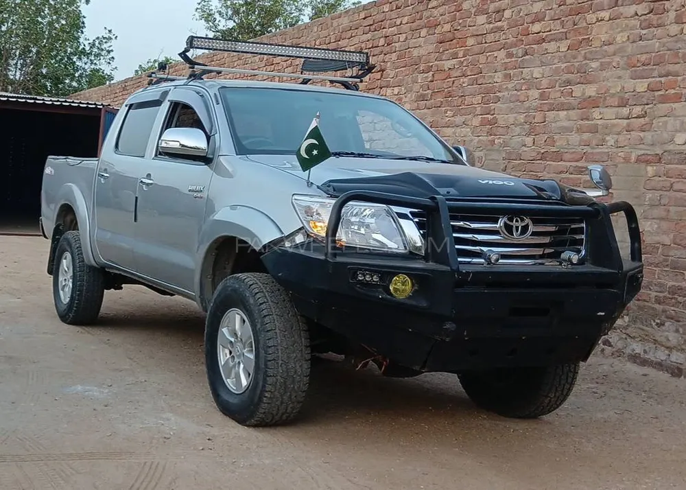 Toyota Hilux 2011 for Sale in Hyderabad Image-1